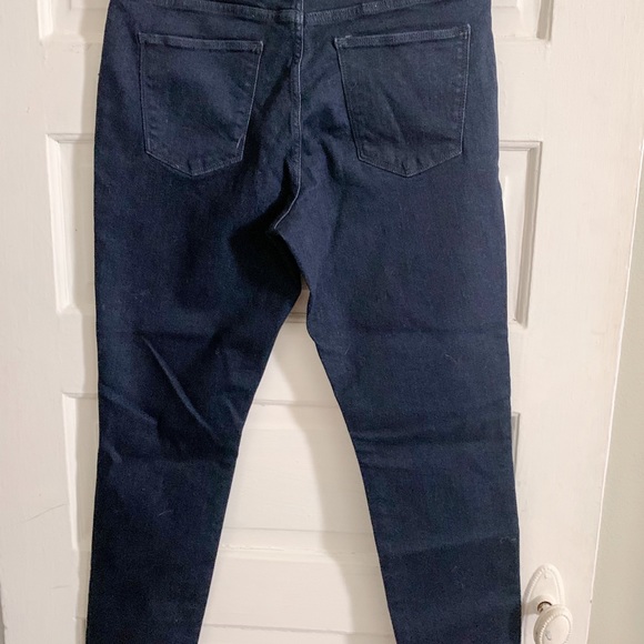 *NEVER WORN* Dark wash, high-waisted skinny jeans - Picture 4 of 5